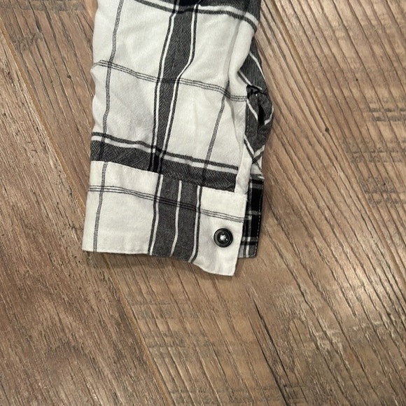 SPLENDID Woman’s Black and White Flannel Size Small - Picture 3 of 6